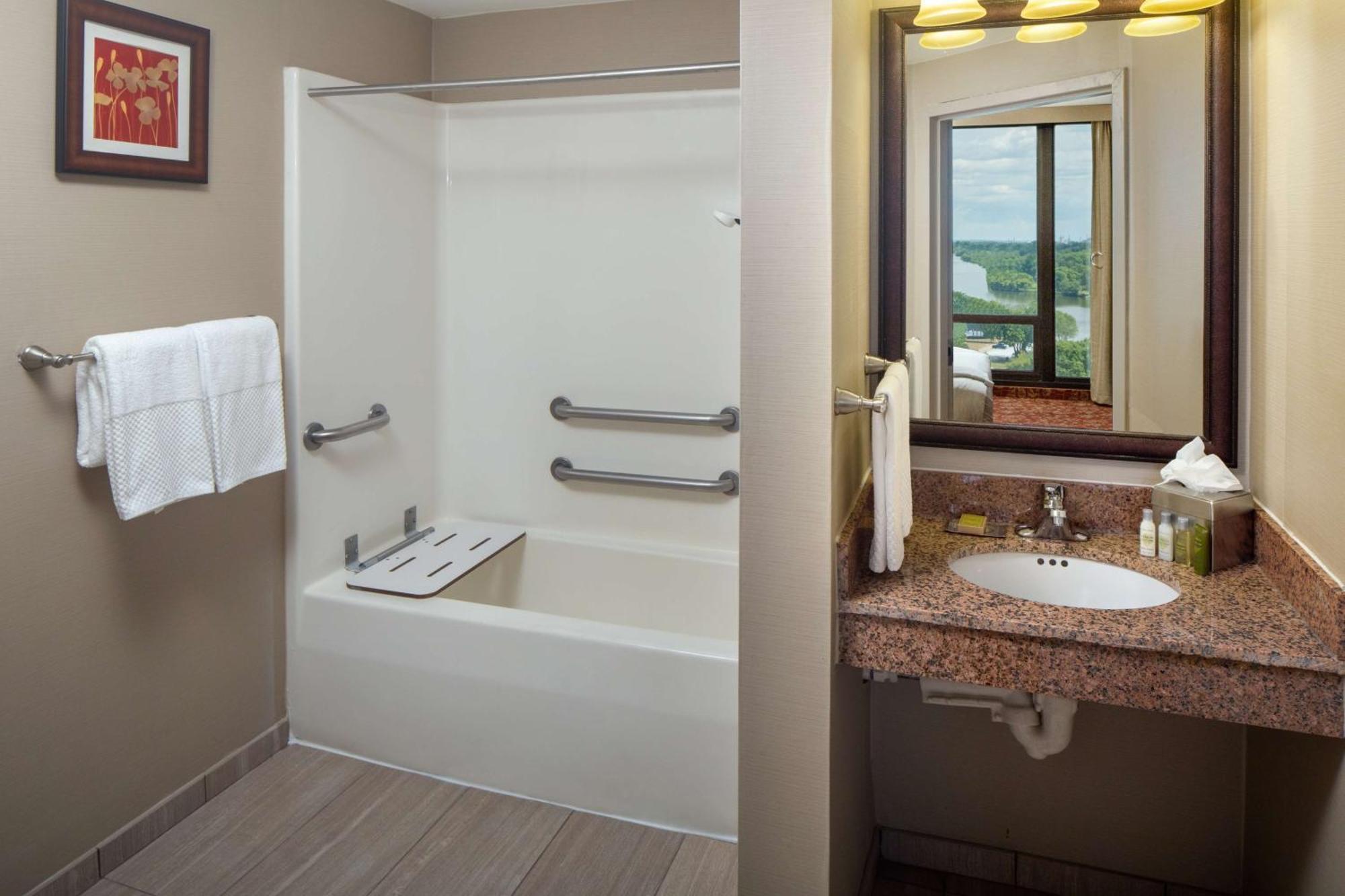 Doubletree By Hilton Cherry Hill Philadelphia Екстериор снимка